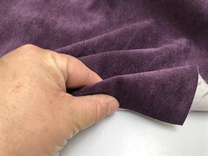 Møbelstof - smalriflet fløjl i mørk violet